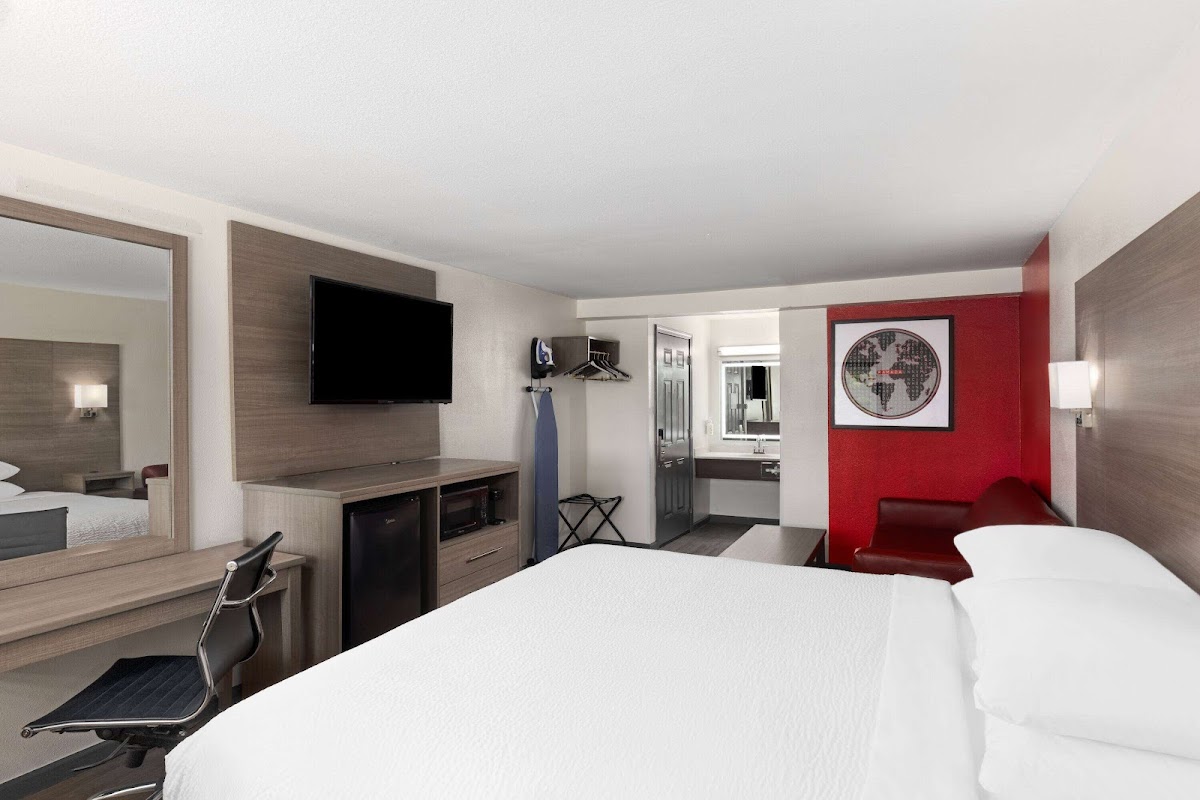 Ramada by Wyndham Medford Airport North photo 2