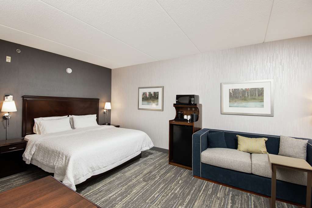 Hampton Inn & Suites by Hilton Barrie photo 2