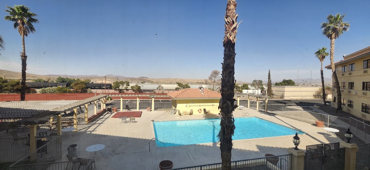 Ramada by Wyndham Barstow photo 2