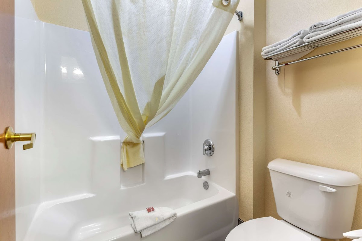 Econo Lodge Brunswick Travel Center photo 3