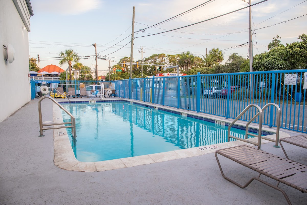 Sandcastle Inn photo 3