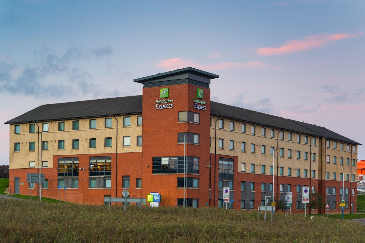 Holiday Inn Express London - Luton Airport by IHG