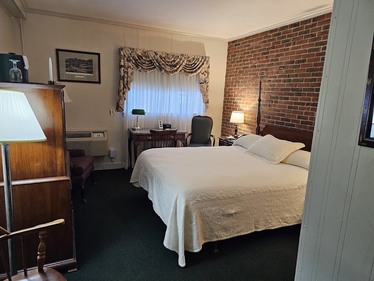 Lamies Inn and The Old Salt Restaurant photo 2