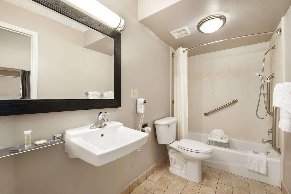 Super 8 by Wyndham Ormond Beach photo 3