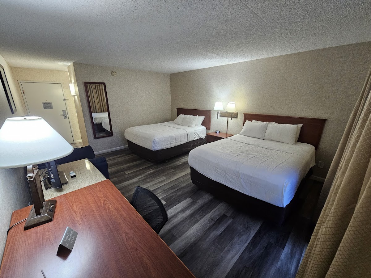 Quality Inn & Suites Albuquerque Midtown - University Area photo 2