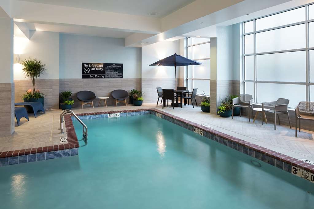 Hampton Inn & Suites Memphis-Beale Street photo 3