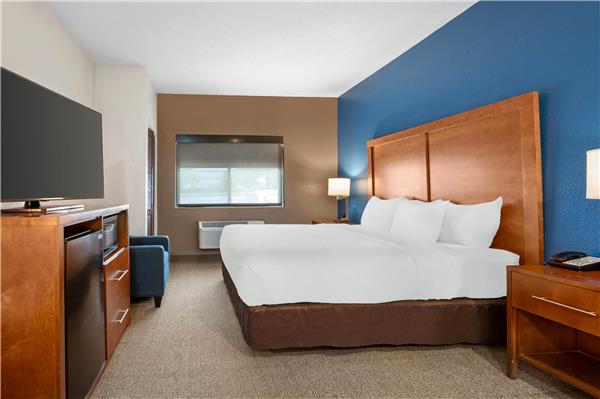 Comfort Inn & Suites North Greenfield photo 2