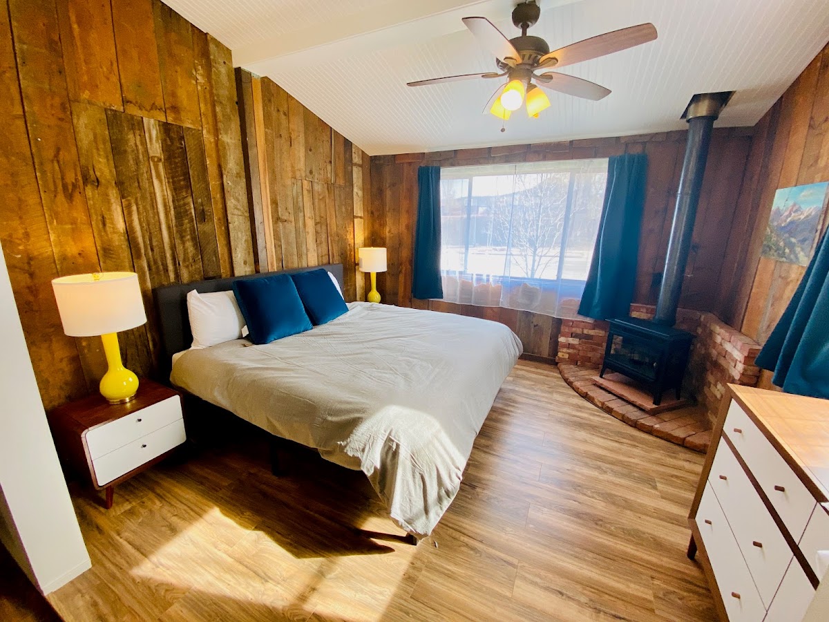 A-Lodge Lyons