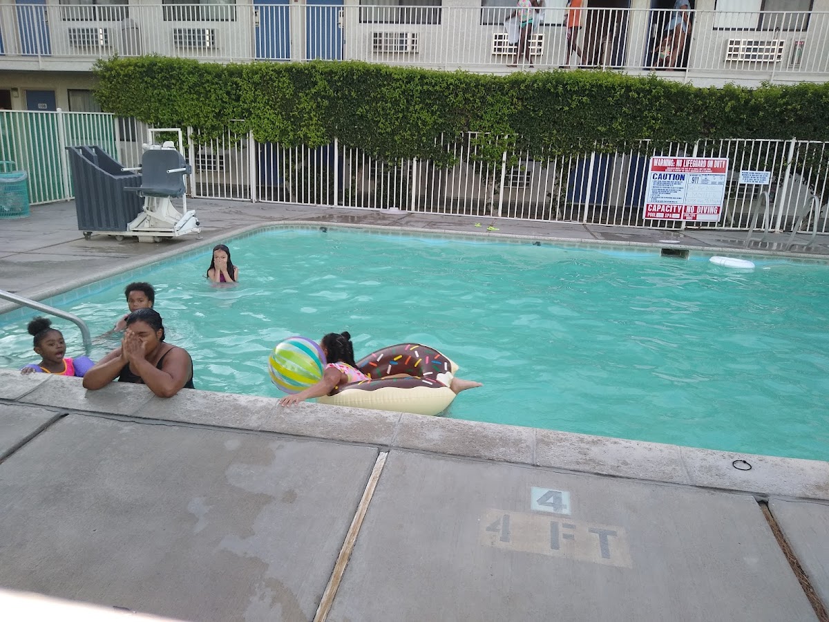 Motel 6 Mojave, CA photo 3
