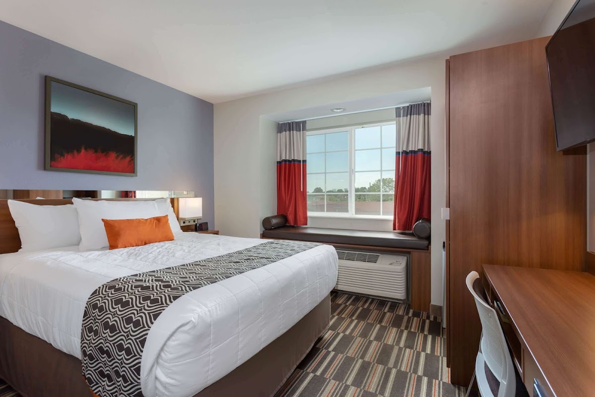 Microtel Inn & Suites by Wyndham Niagara Falls photo 2