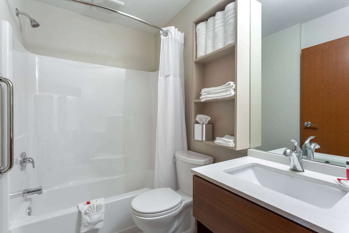Microtel Inn & Suites by Wyndham Niagara Falls photo 3