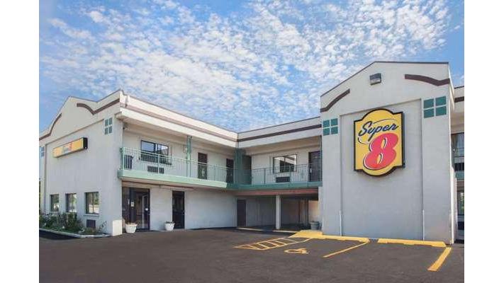 Super 8 by Wyndham Chicago/Rosemont/O'Hare/SE