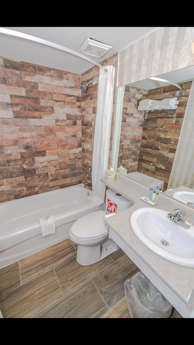 Canadas Best Value Inn Chinook Station photo 2
