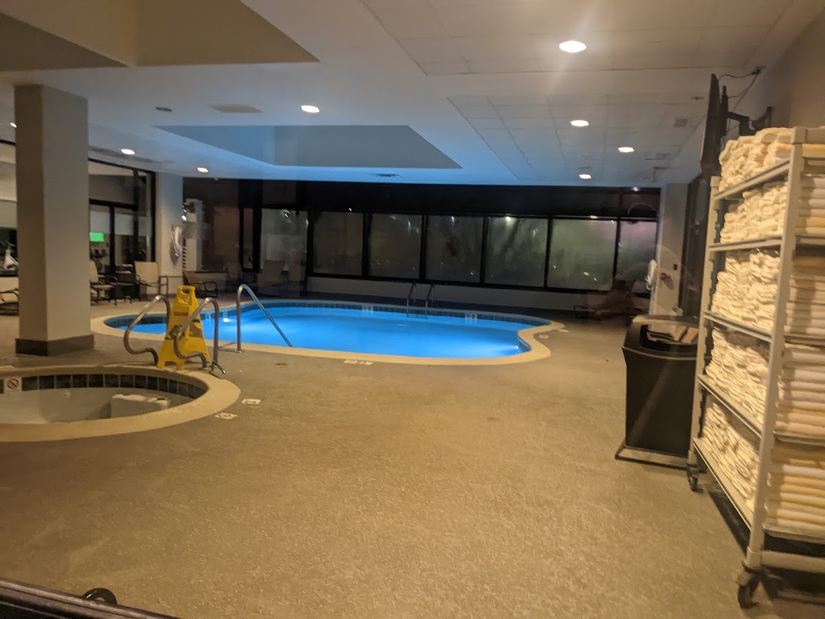 Hilton Chicago/Oak Brook Suites photo 3