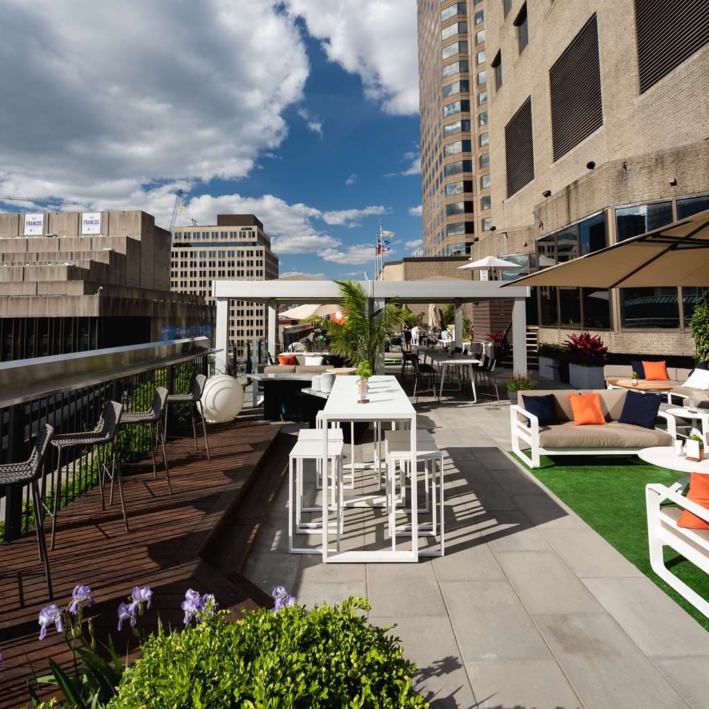 DoubleTree by Hilton Montreal