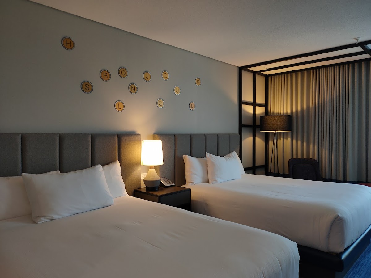 DoubleTree by Hilton Montreal photo 2