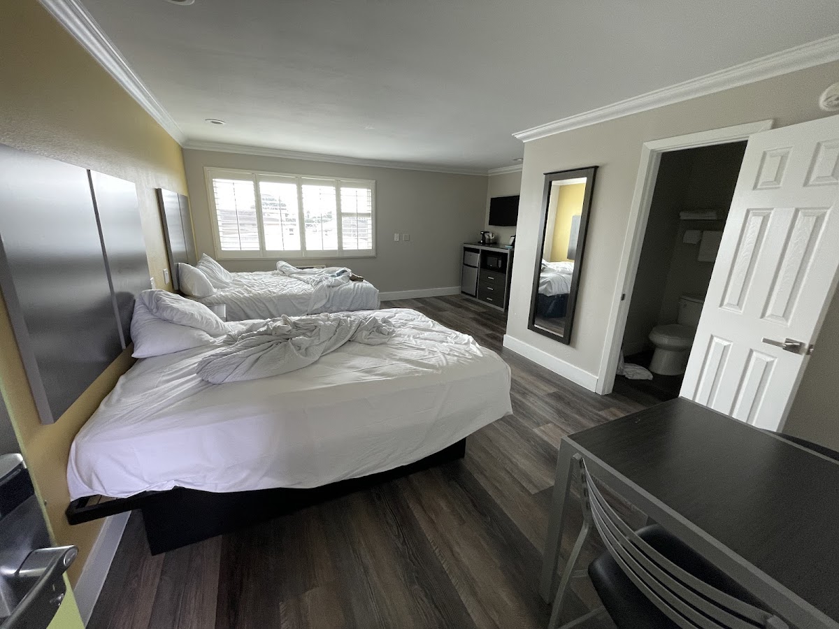 Deluxe Inn Hawthorne