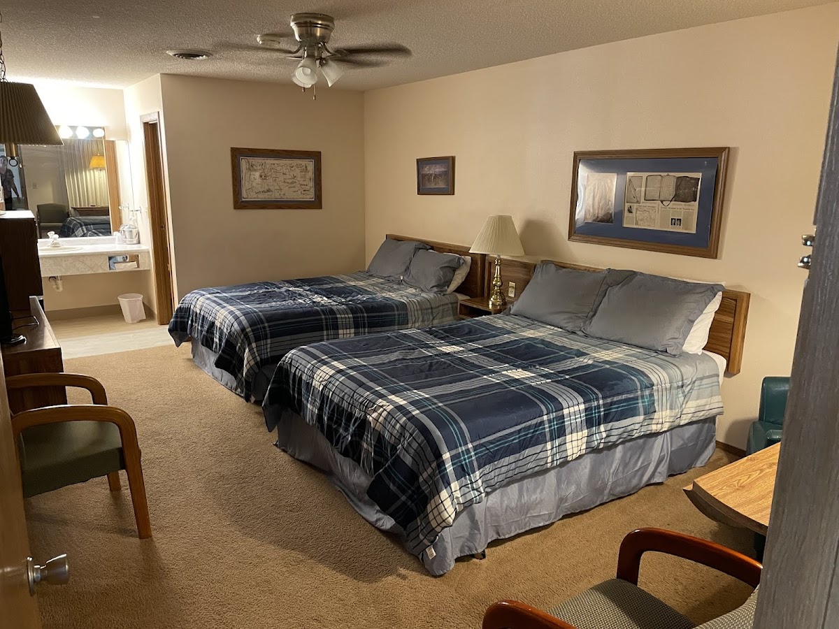 Pioneer Lodge - hotel and apartments photo 2
