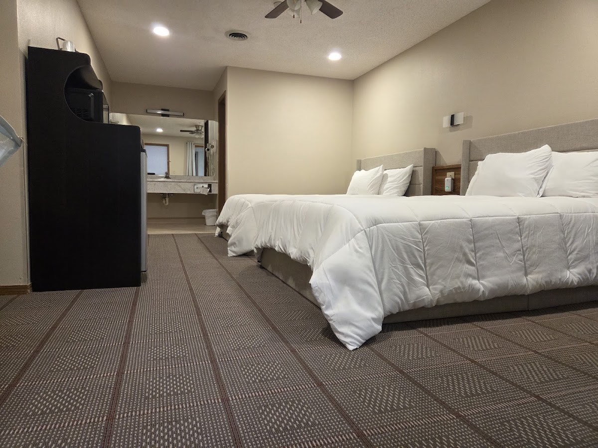 Pioneer Lodge - hotel and apartments photo 3