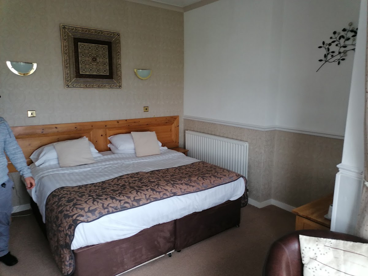 Plas Isa Hotel