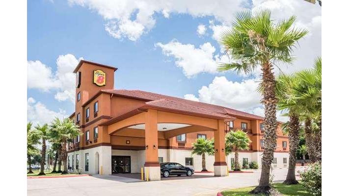Super 8 by Wyndham Brookshire TX