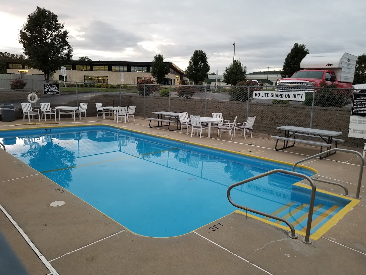 Super 8 by Wyndham Eureka/Six Flags Nearby photo 3
