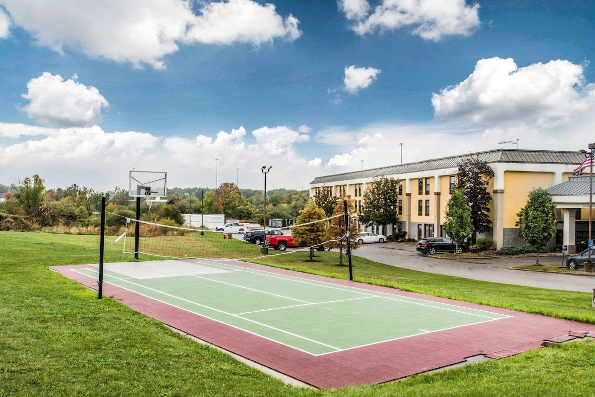 Quality Inn Austintown-Youngstown West