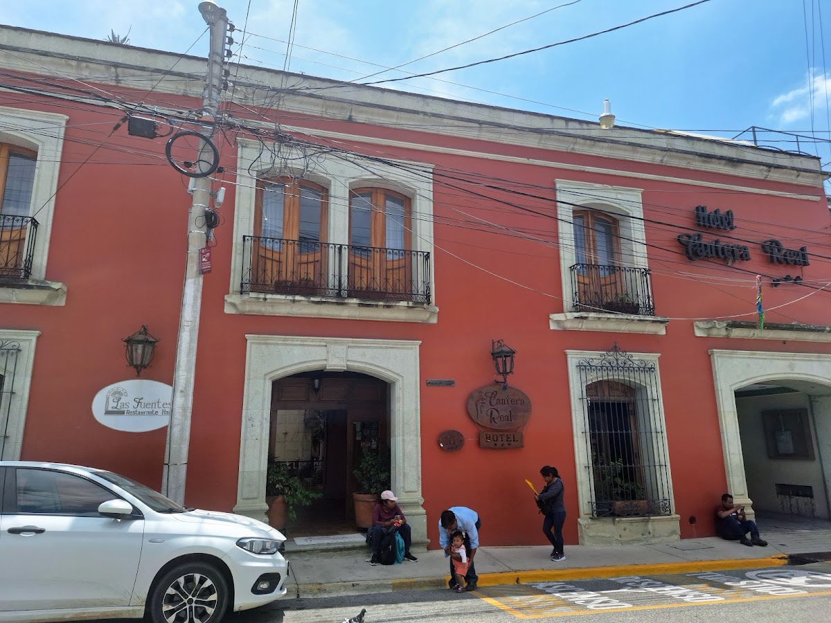 Hotel Cantera Real