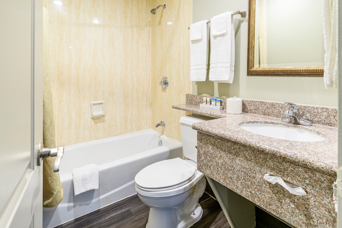 Hyland Inn Brea photo 3
