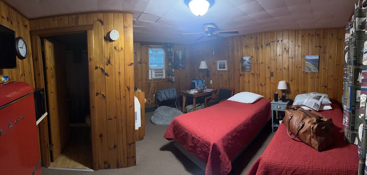 Two Rivers Motel and Cabins of Kenton, MI photo 2