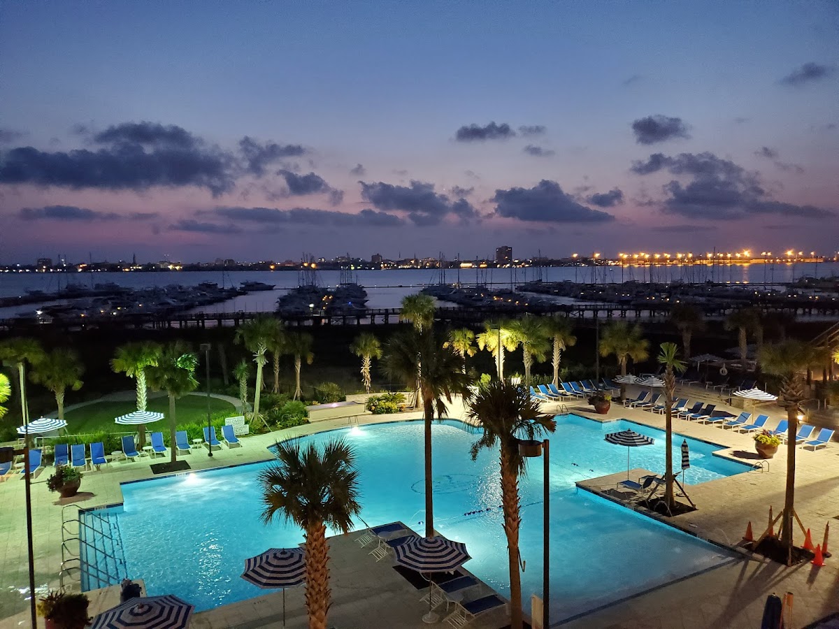 Charleston Harbor Resort & Marina photo 2