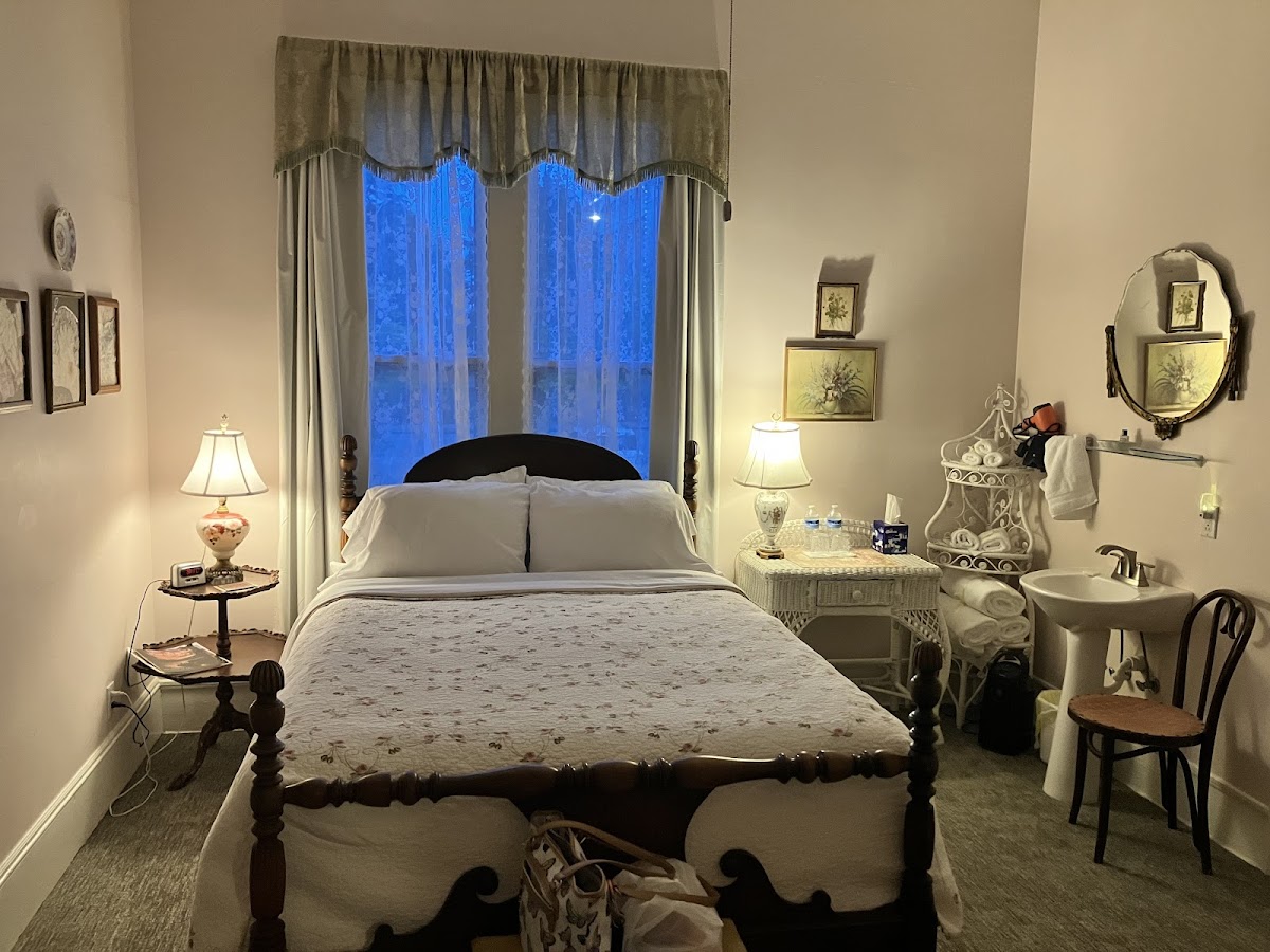 Carrier Houses Bed & Breakfast photo 2