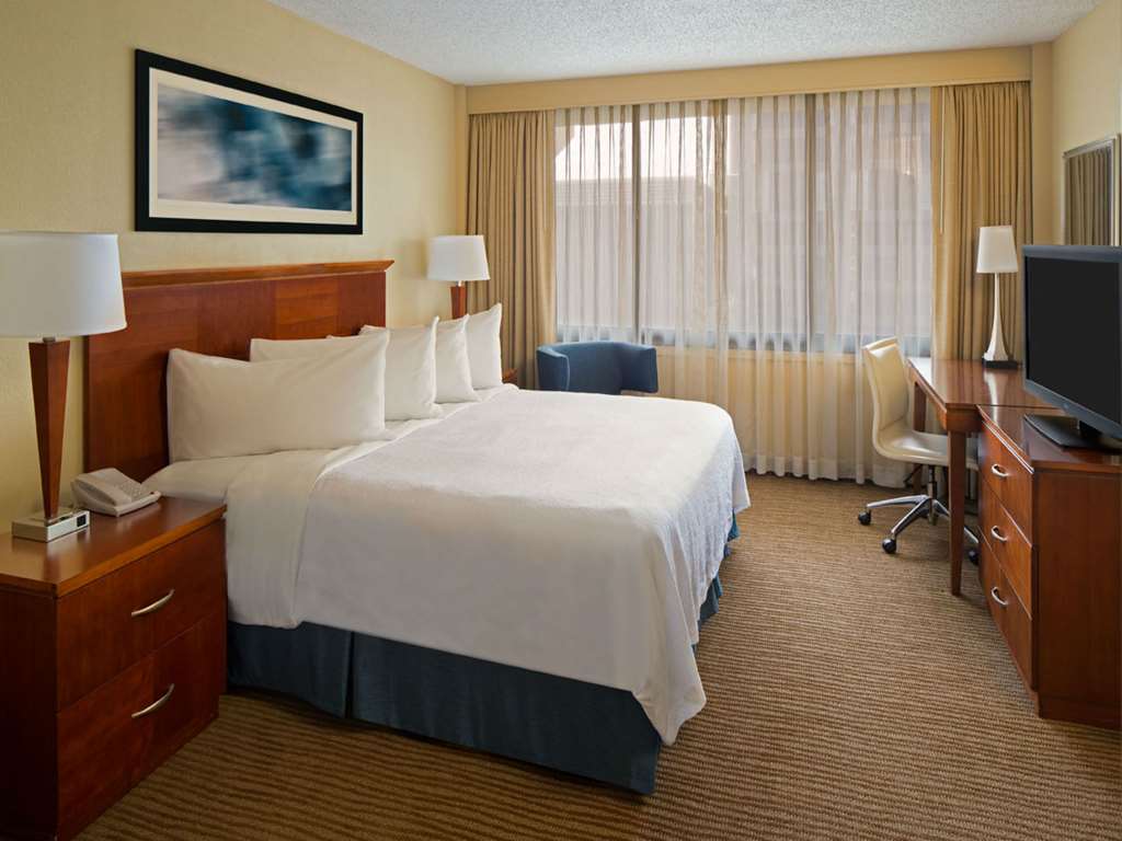 Embassy Suites by Hilton Winston Salem photo 2
