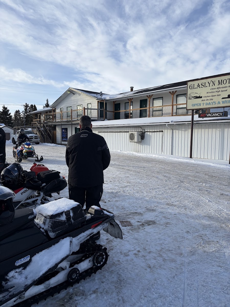 CJ's Roadside Tap & Grill