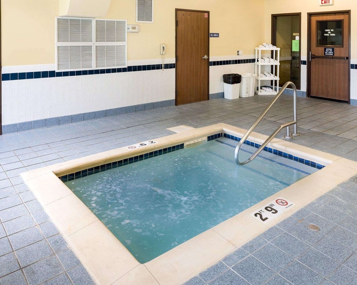 Quality Inn Lakeville North photo 3