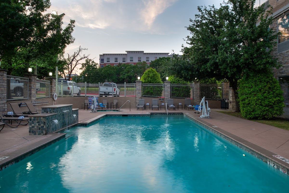 Hilton Garden Inn Denton photo 3