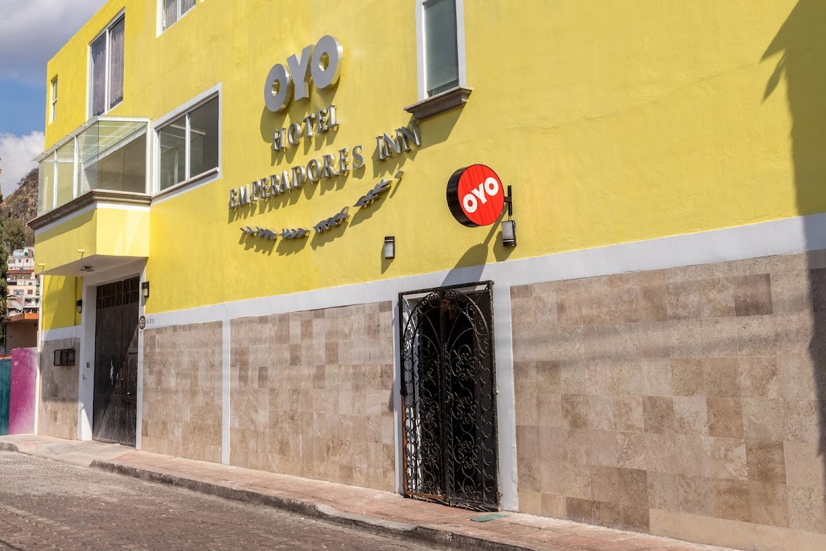 OYO Hotel Emperadores Inn