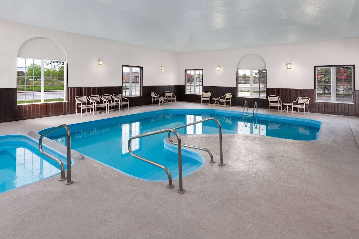 AmericInn by Wyndham Eagle River Downtown photo 3