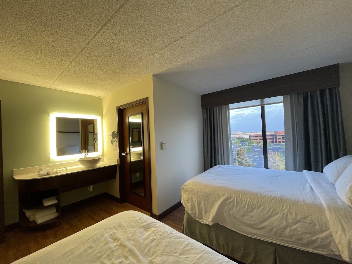 Hotel Indigo Chicago-Vernon Hills by IHG photo 2