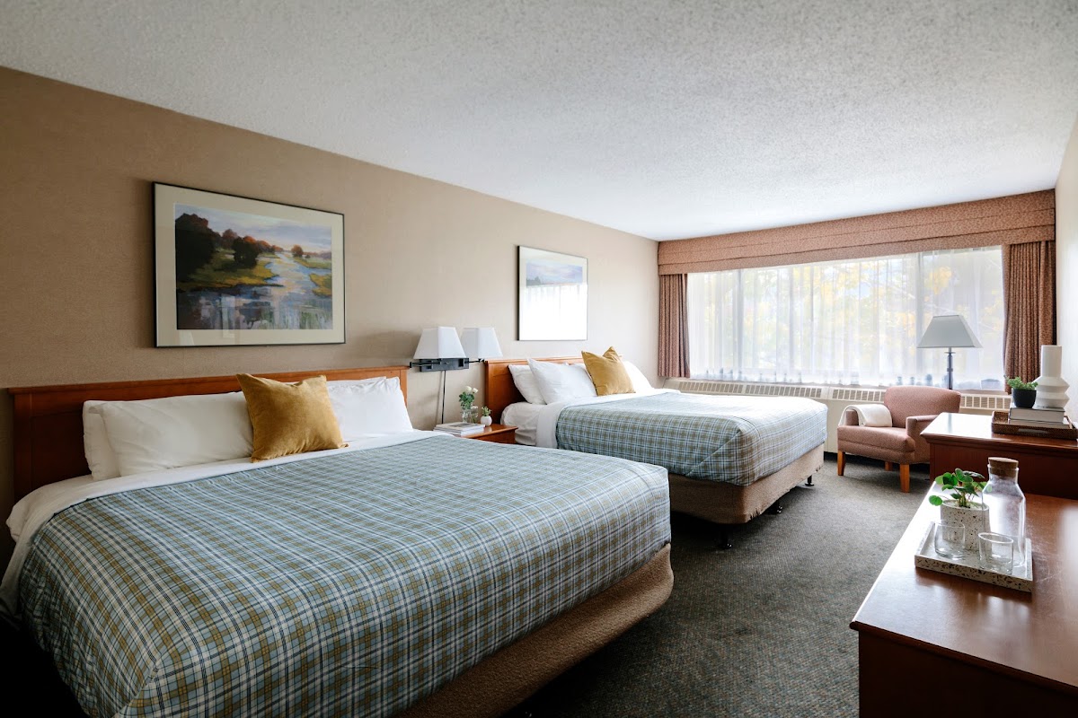 Lobstick Lodge photo 2