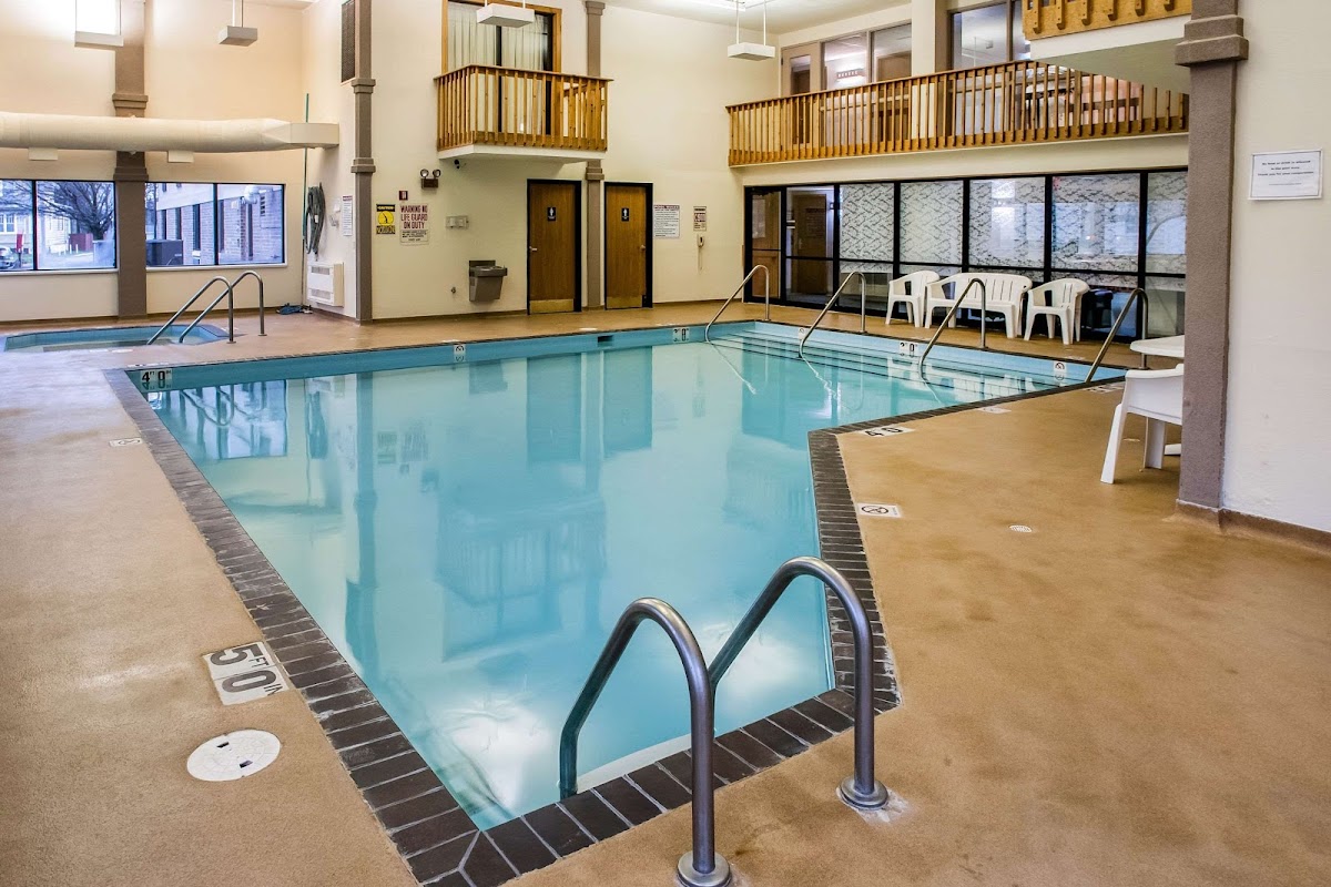 Econo Lodge Inn & Suites Oconto photo 3