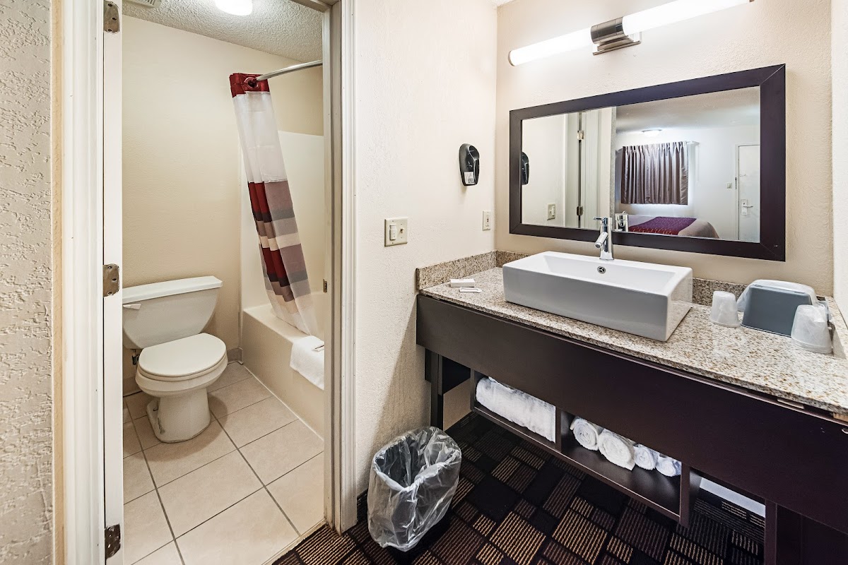 Red Roof Inn Anderson, IN photo 3