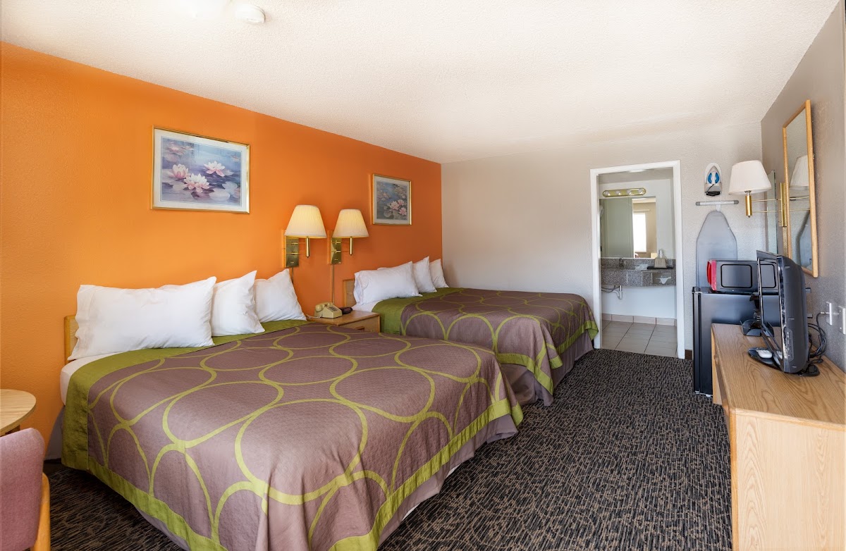 Cedar Valley Inn photo 2