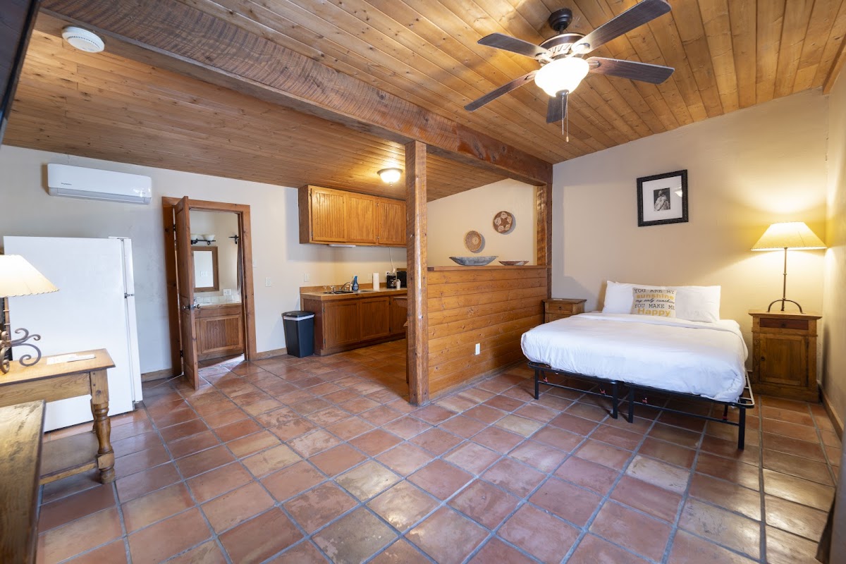 The Maverick Inn photo 2