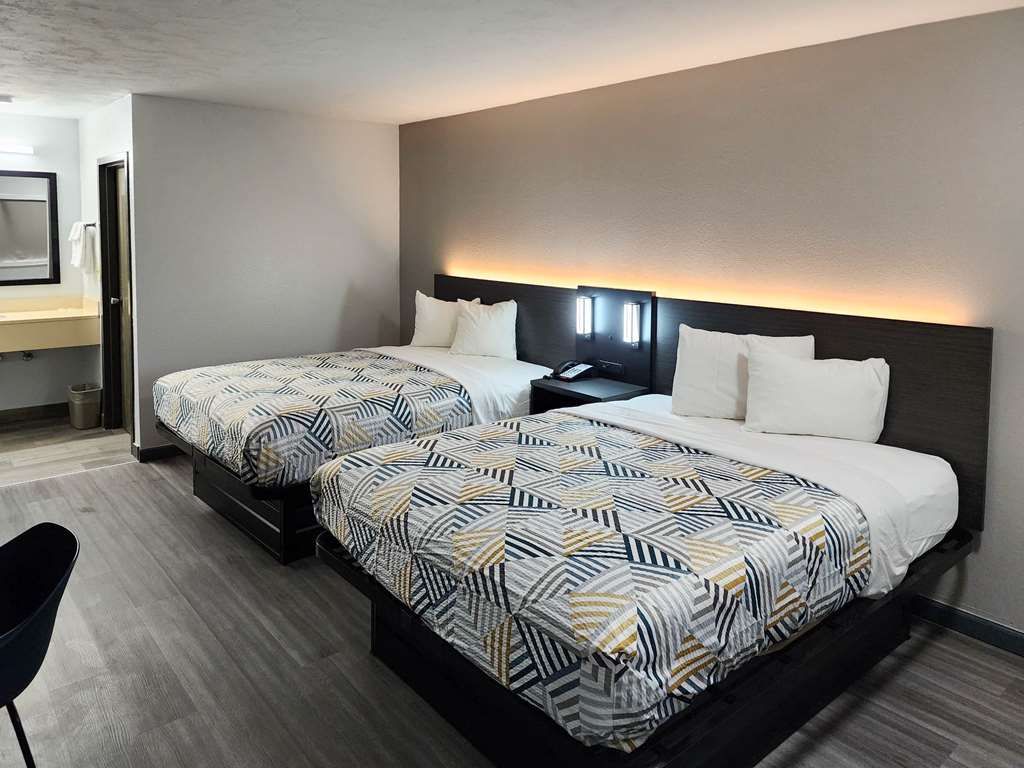 Motel 6 Oklahoma City, OK - Frontier City photo 2