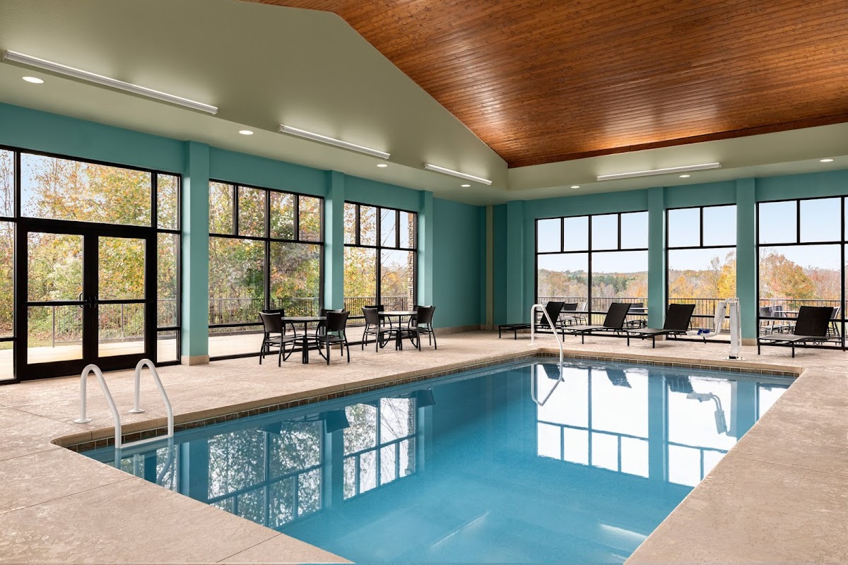 Holiday Inn Express & Suites Lexington NW-the Vineyard by IHG photo 3