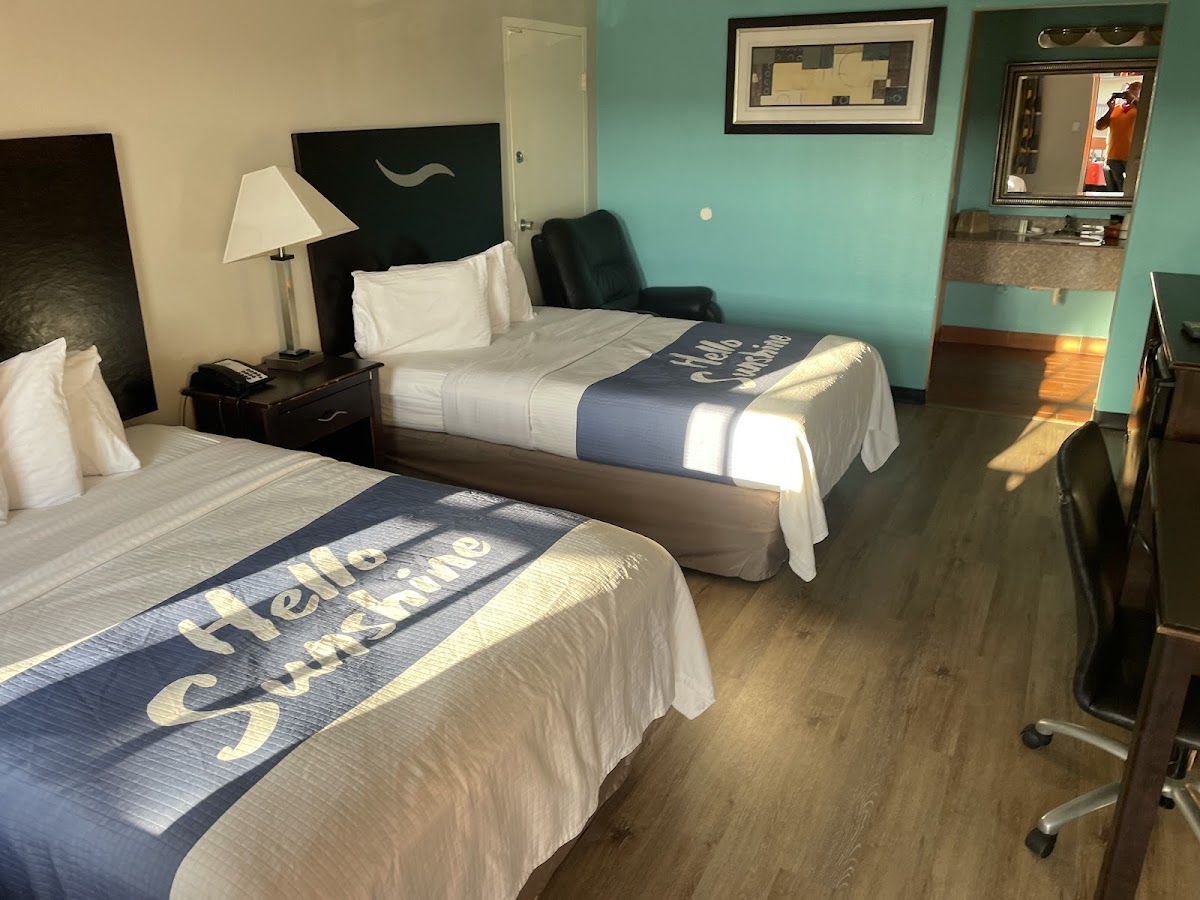 Days Inn by Wyndham West Memphis photo 2