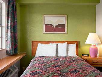 Days Inn by Wyndham West Memphis photo 3