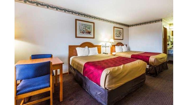 Econo Lodge Inn & Suites Albany North