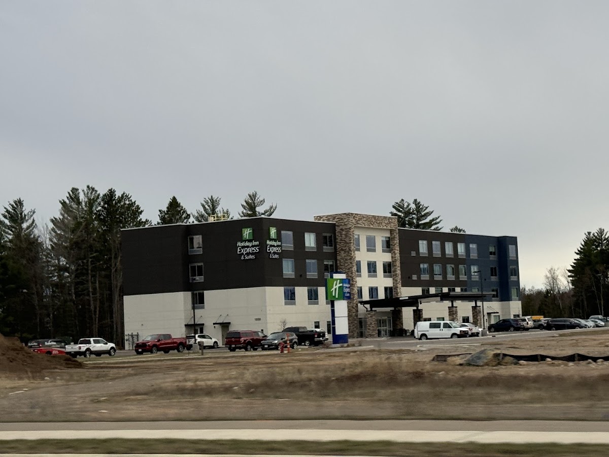 Holiday Inn Express & Suites Rhinelander by IHG